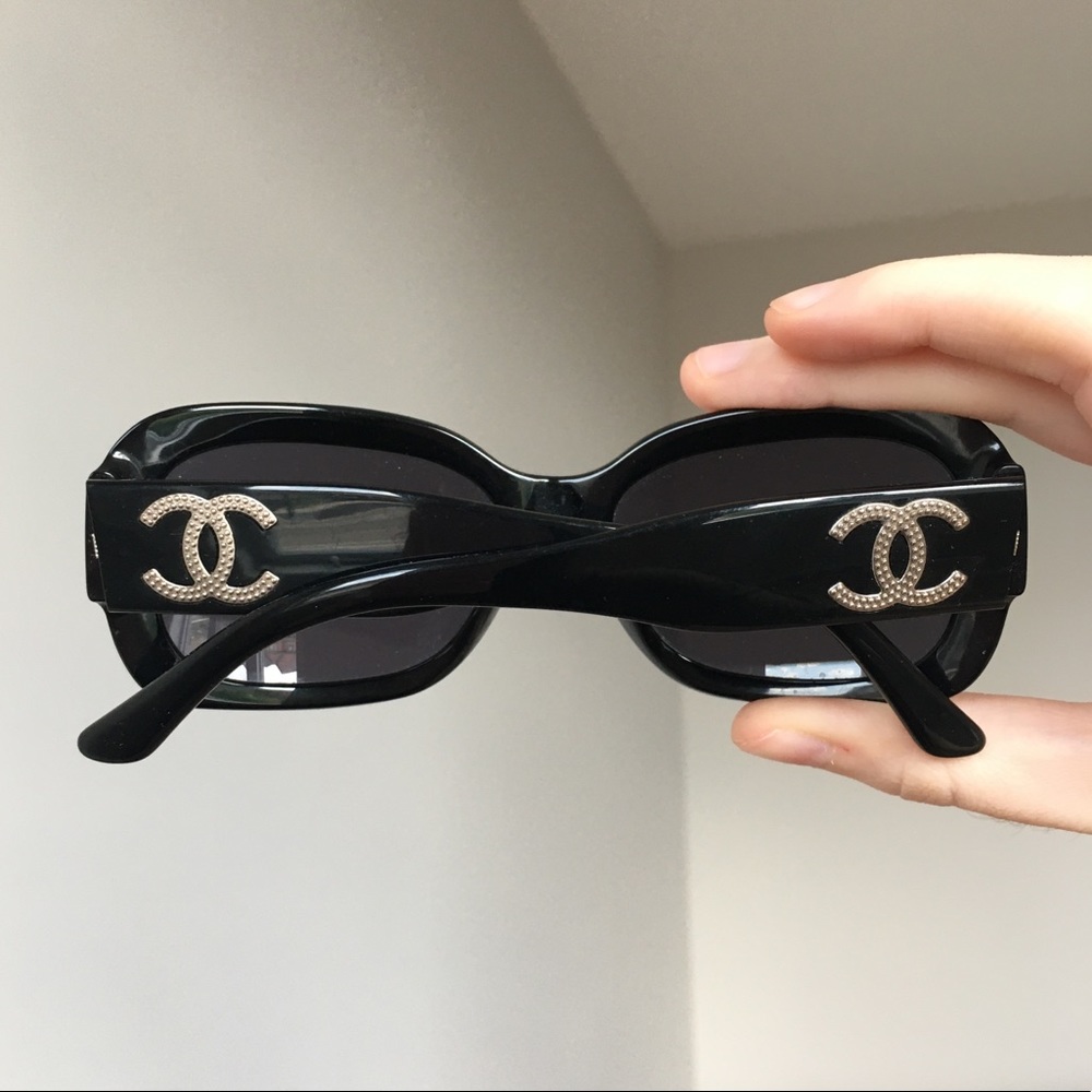 CHANEL CC Black Sunglasses